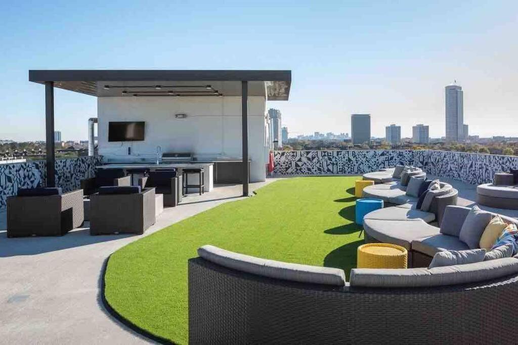New! Master W/ Skyline Views - Art Dist *