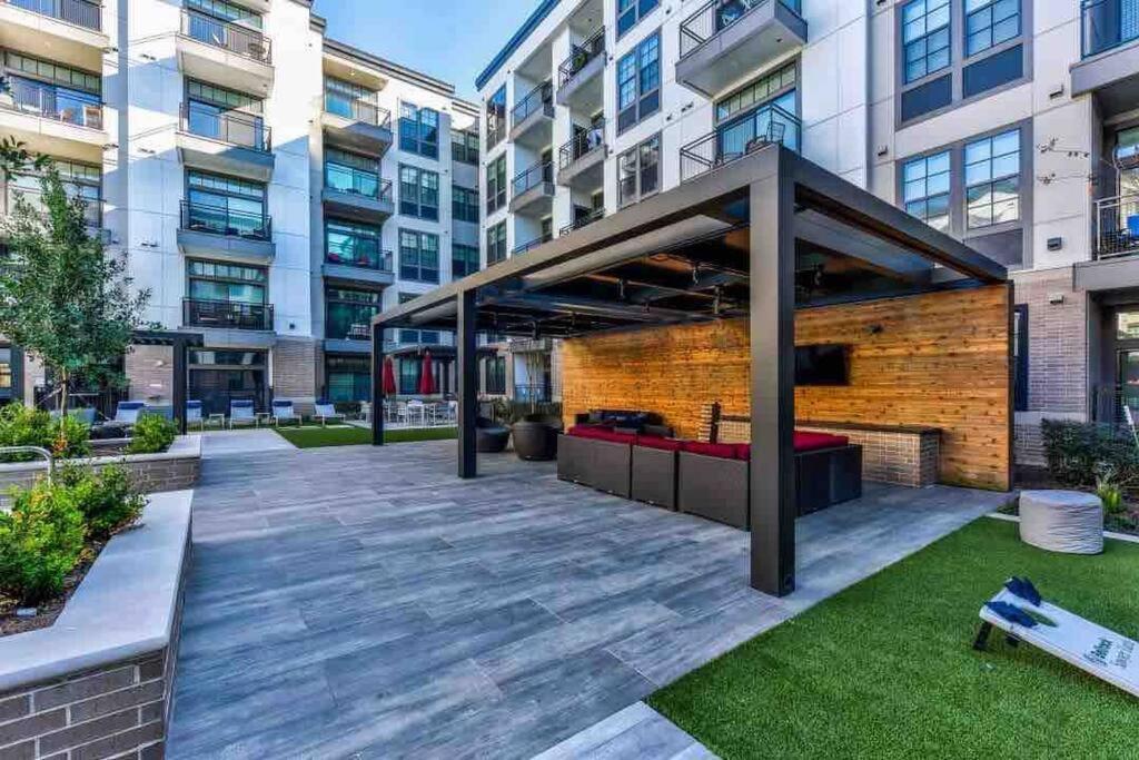 New! Master W/ Skyline Views - Art Dist * Houston