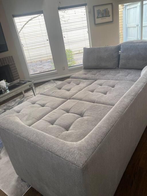 2 Bdr With Workspace & Patio In Montrose Houston