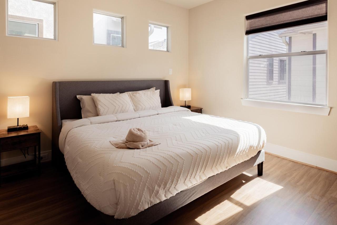 Skyline Oasis L Spacious Retreat With Proximity To Medical Center, Downtown, And Stadiums Holiday home