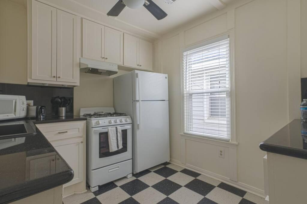 Stylish W Texas Flair Apt Close To Med Ctr Nrg Downtown Apartment Houston