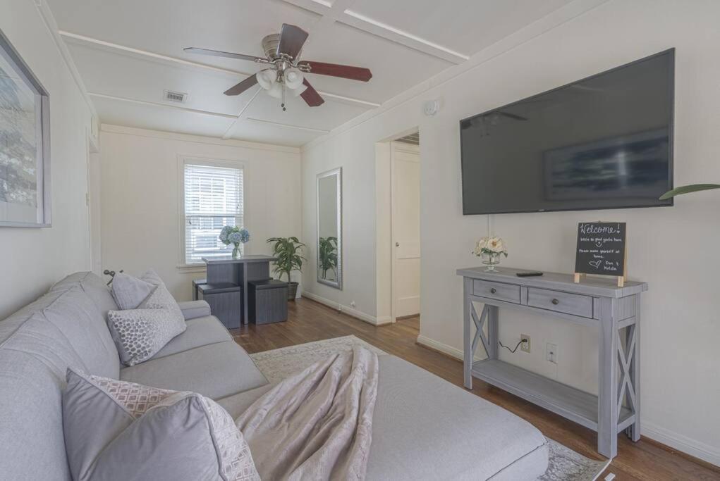 Stylish W Texas Flair Apt Close To Med Ctr Nrg Downtown *