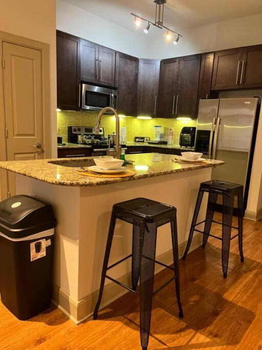 Apartment Felt Apartment- Med Center/nrg Houston