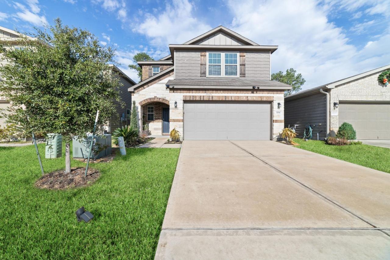 Holiday home N-e-g House - Near David Wayne Hooks Airport *