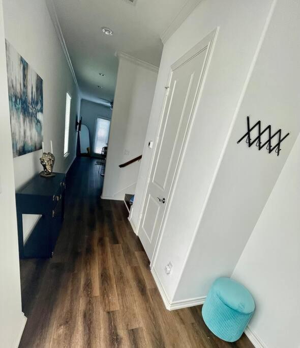 Villa Chic Urban Living Minutes From I-45 And I-610 #a