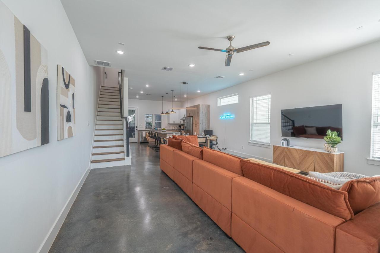 Apartment The Right House @ East Downtown Houston