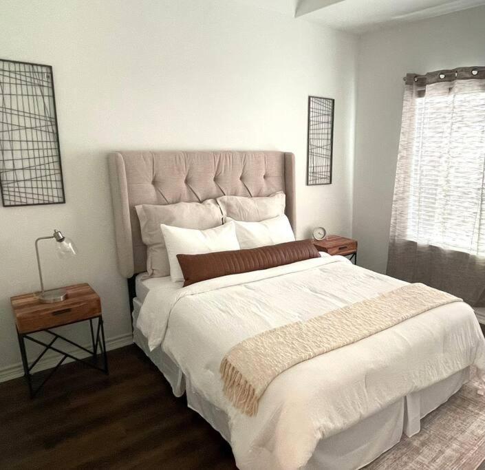 Chic Urban Living Minutes From I-45 And I-610 #a Houston