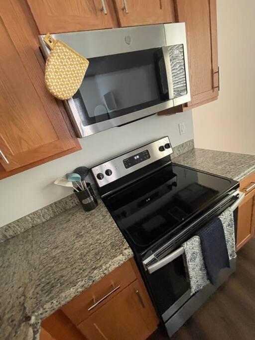 Chic Urban Living Minutes From I-45 And I-610 #a Villa *