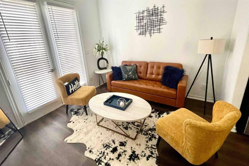Chic Urban Living Minutes From I-45 And I-610 #a Houston