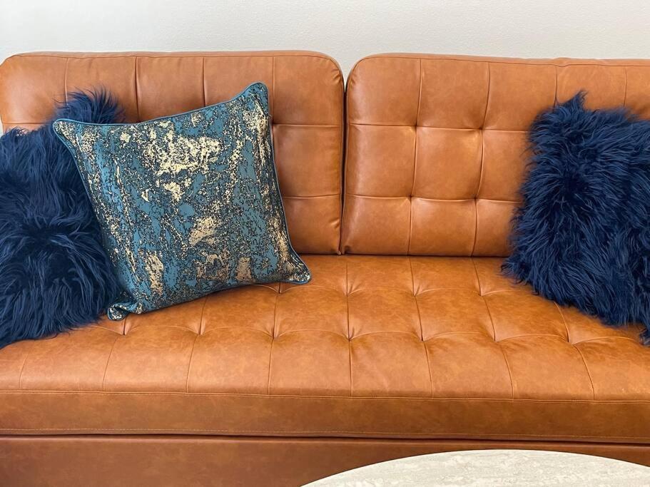 Villa Chic Urban Living Minutes From I-45 And I-610 #a