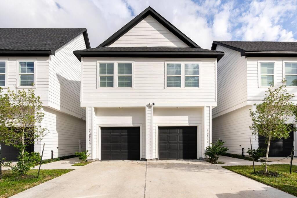 Villa Chic Urban Living Minutes From I-45 And I-610 #a