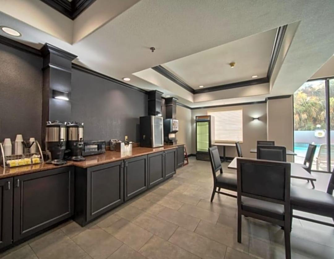Eagles Fly At Wingate Hotel, Iah Houston