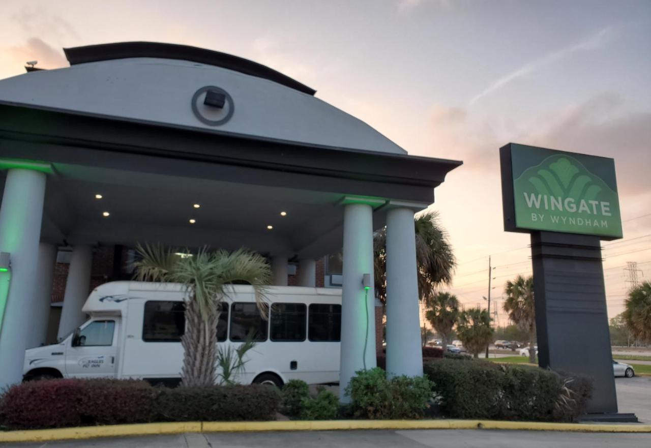 Eagles Fly At Wingate Hotel, Iah 3*