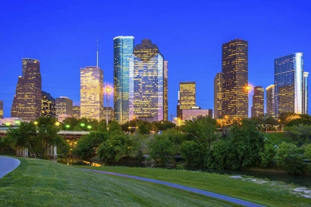 Apartment Highrise/balcony/luxury/condo Houston
