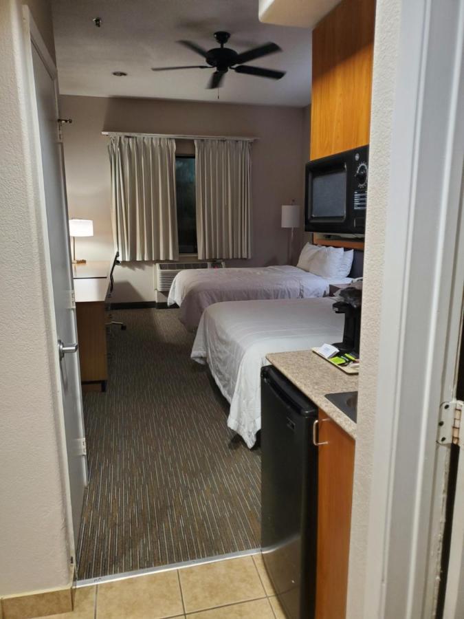 Eagles Fly At Wingate Hotel, Iah Hotel