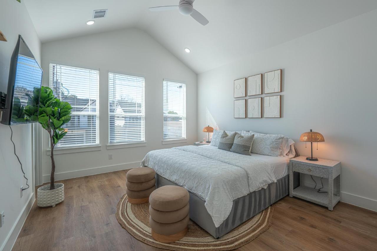 The Right House @ East Downtown Apartment Houston