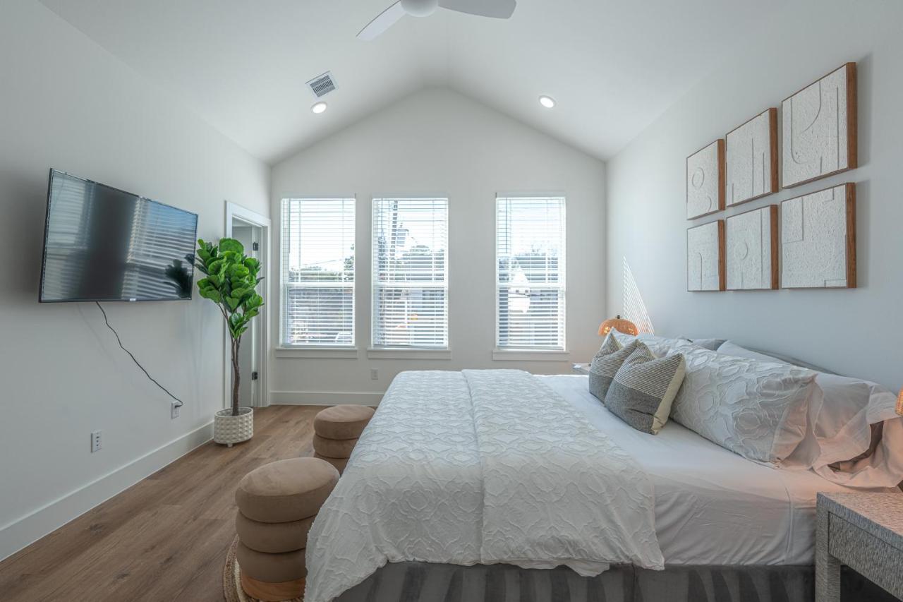 The Right House @ East Downtown Apartment Houston
