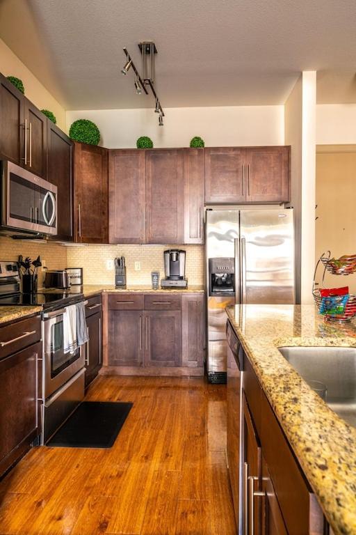 Packhouse Nrg/med Center Apartment