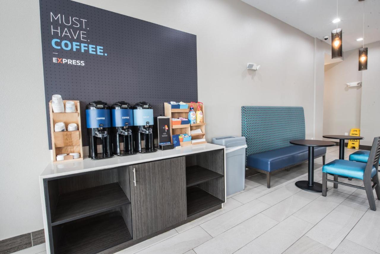 Hotel Express & - Hobby Airport Area By Ihg 3*