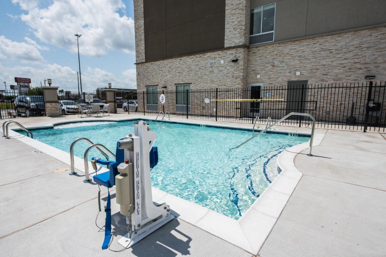 Express & - Hobby Airport Area By Ihg Hotel 3*
