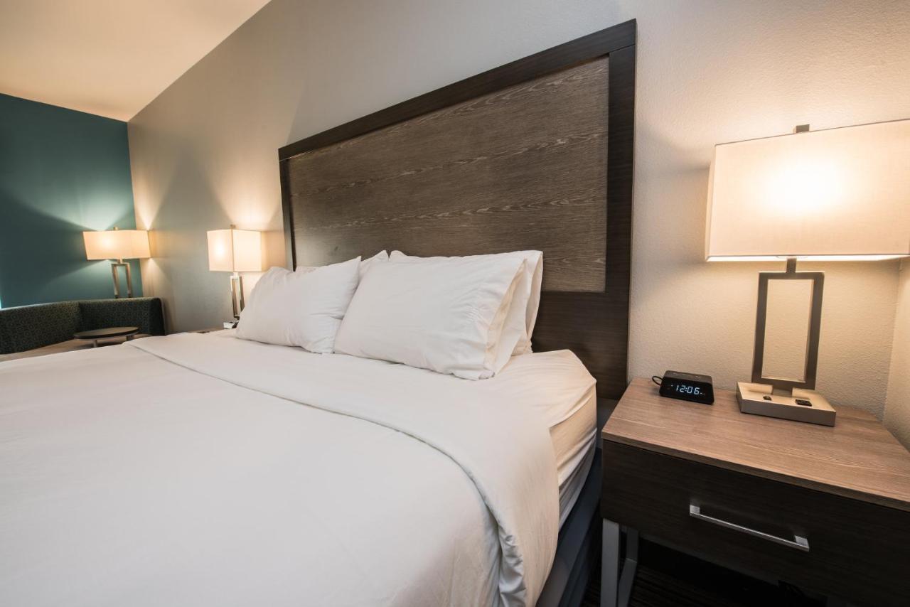 Hotel Express & - Hobby Airport Area By Ihg 3*