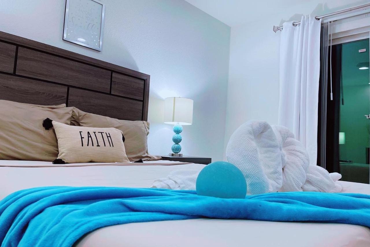 Modern Santorini Nrg Tmc Luxurious Walkable Houston