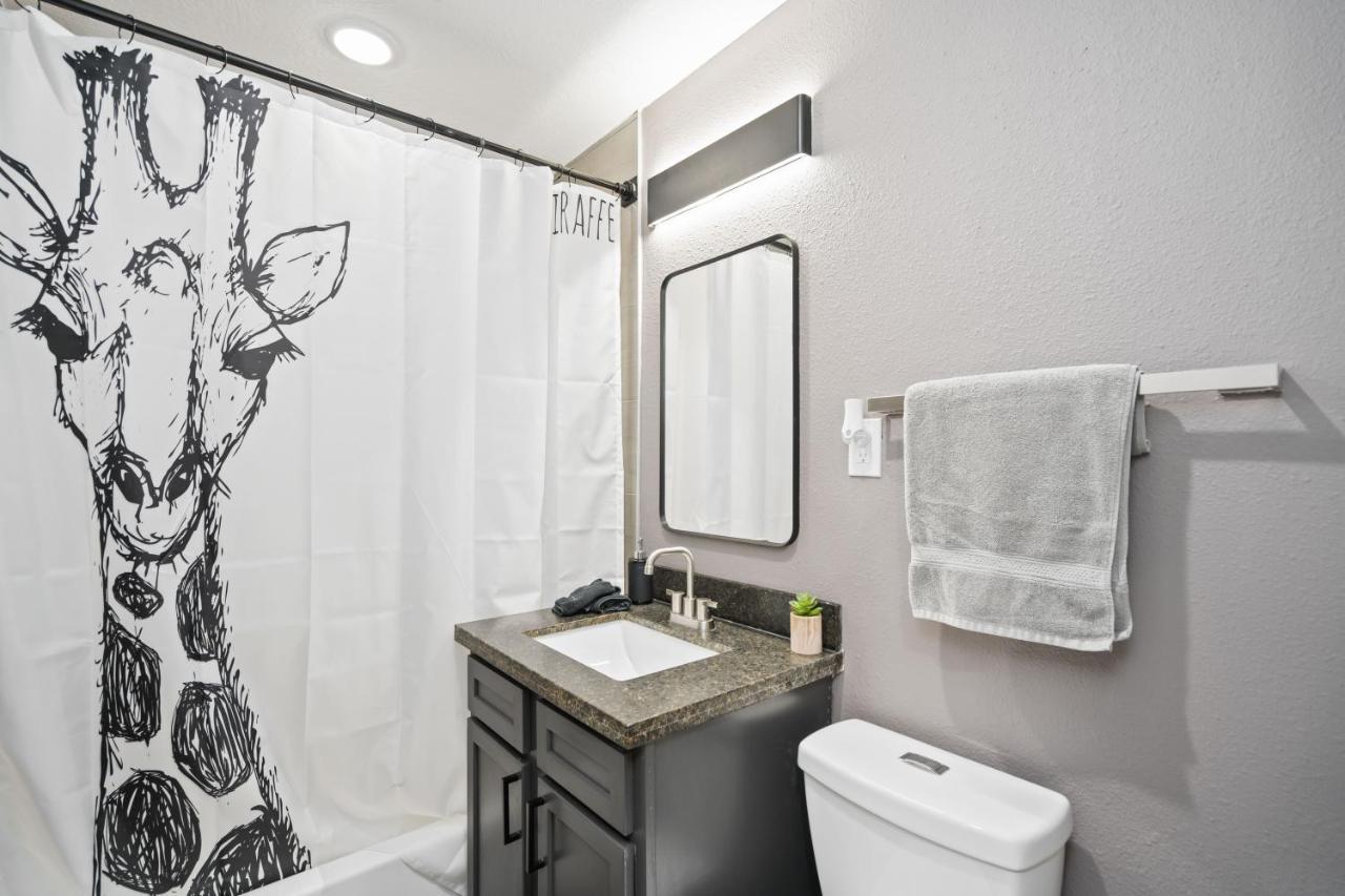 Holiday home The Gated Modern Near Nrg And Medical Center Houston