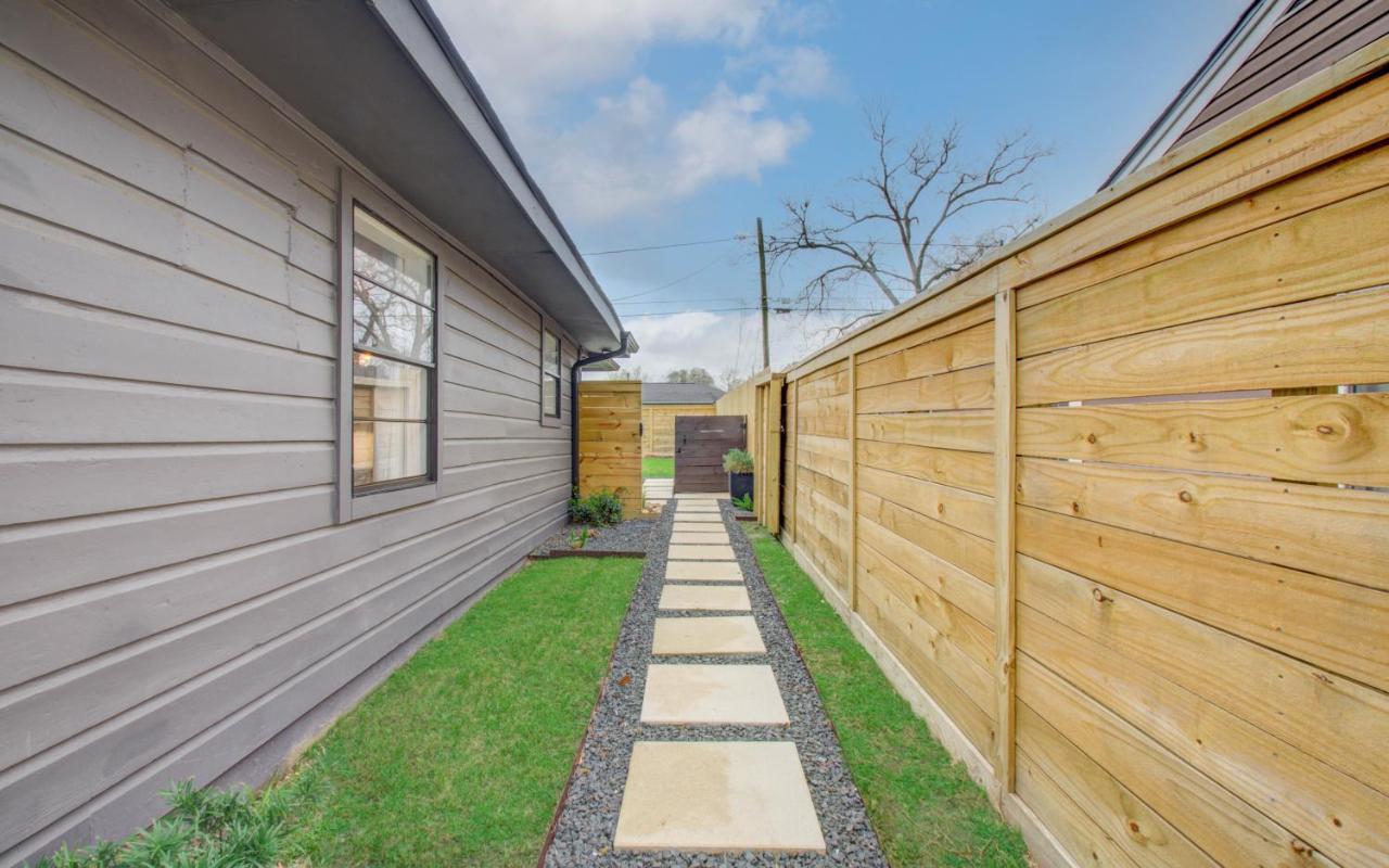 The Gated Modern Near Nrg And Medical Center Houston