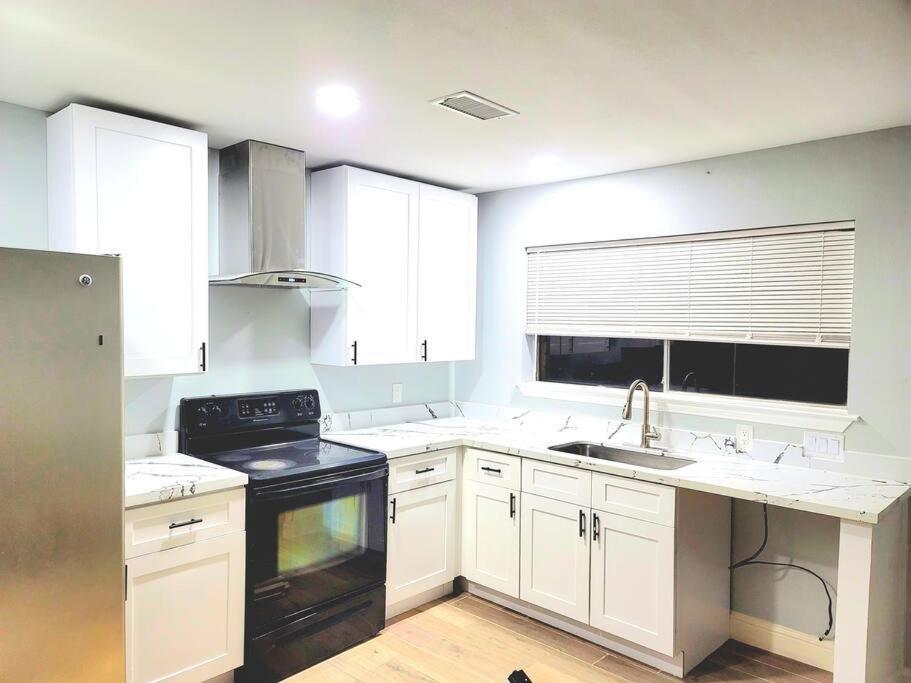 77072 New Remodeled Cute Townhome Sw Holiday home Houston