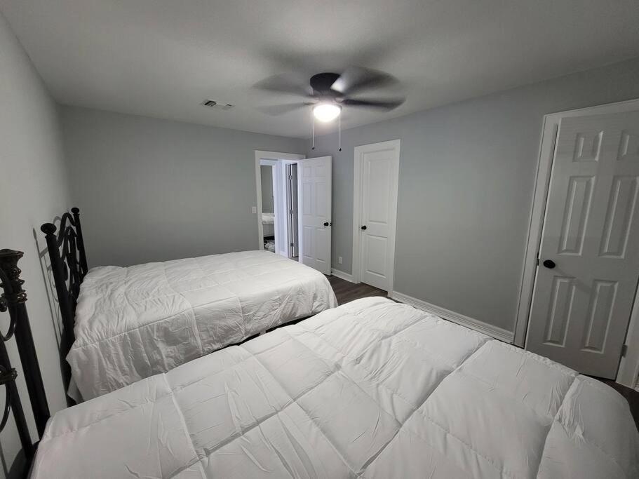 77072 New Remodeled Cute Townhome Sw *