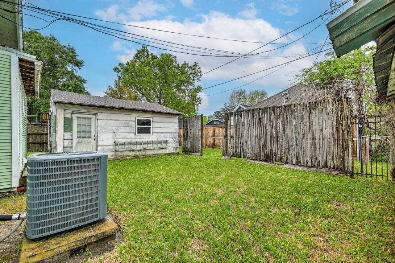 Holiday home Pet-friendly With Yard 3 Mi To Dtwn Houston! Houston