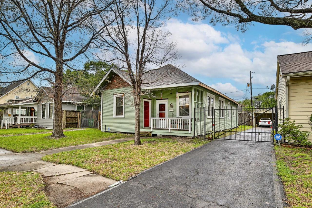 Pet-friendly With Yard 3 Mi To Dtwn Houston! Holiday home *