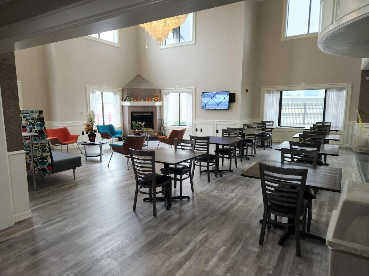 Hotel Baymont By Wyndham Brookhollow 2*