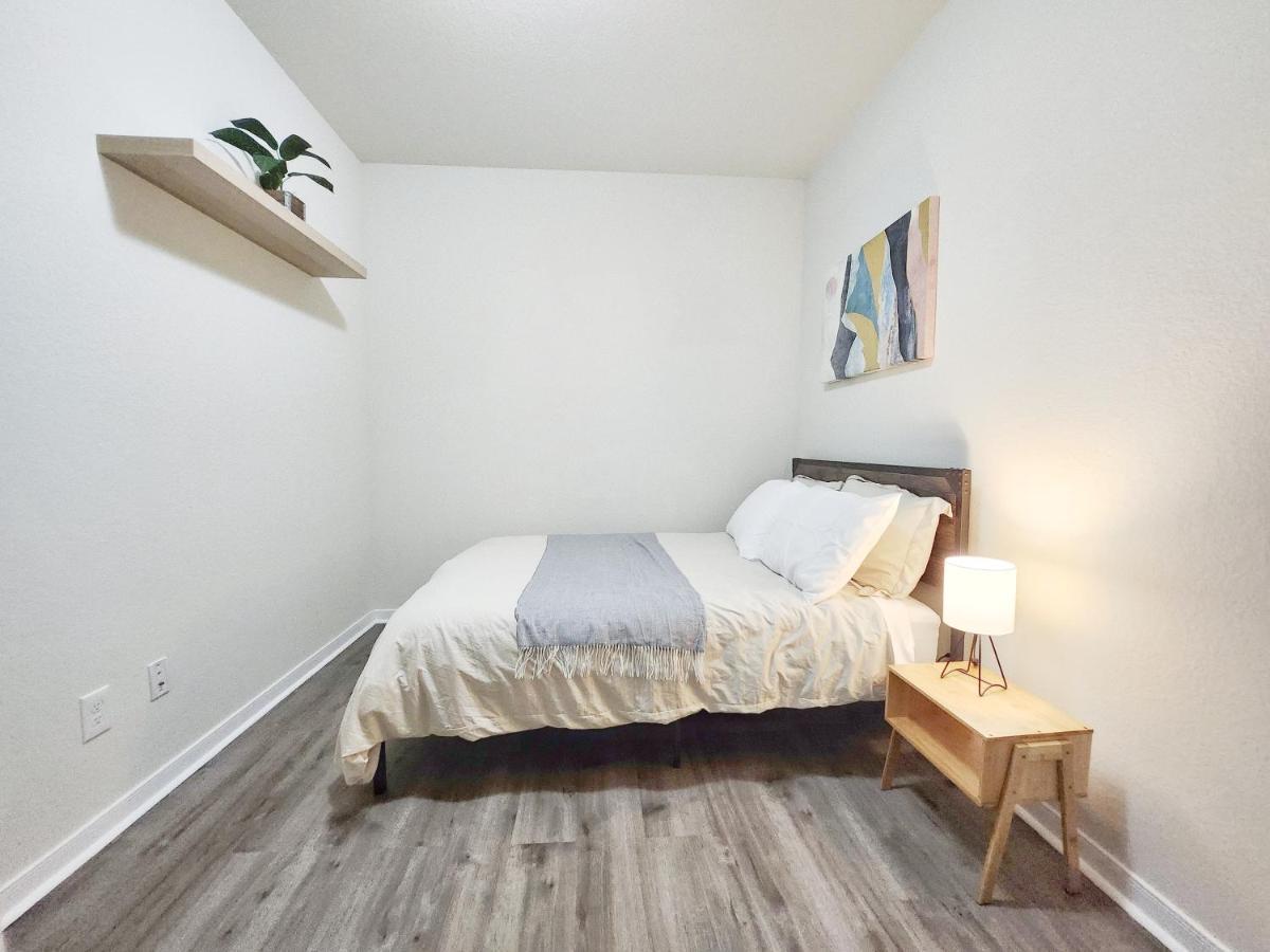 Homestay 4 Bedroom Near Downtown Med Center Nrg Stadium Pearland Skyview Long By Ion *