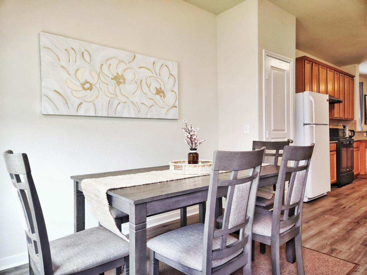 4 Bedroom Near Downtown Med Center Nrg Stadium Pearland Skyview Long By Ion Houston