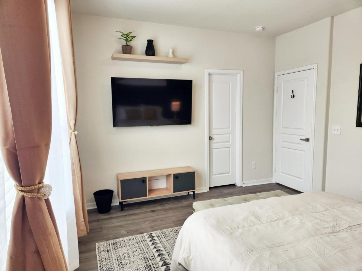 4 Bedroom Near Downtown Med Center Nrg Stadium Pearland Skyview Long By Ion Houston