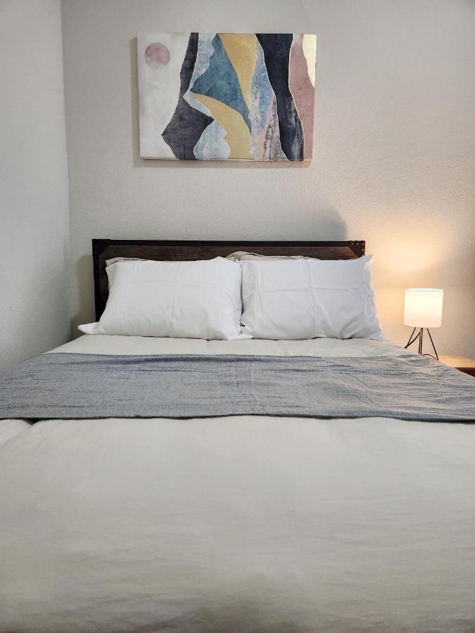 4 Bedroom Near Downtown Med Center Nrg Stadium Pearland Skyview Long By Ion Homestay Houston