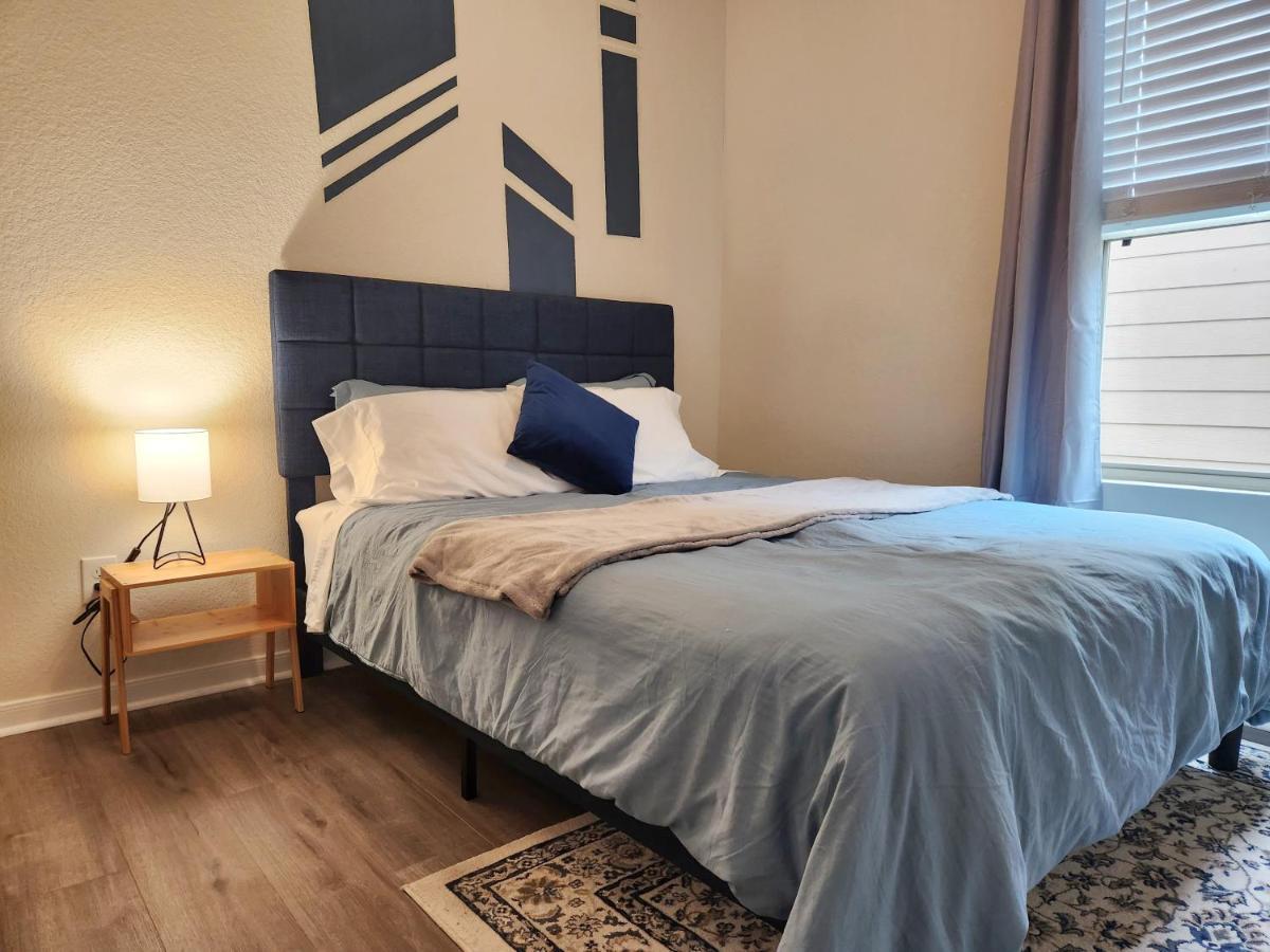 Homestay 4 Bedroom Near Downtown Med Center Nrg Stadium Pearland Skyview Long By Ion