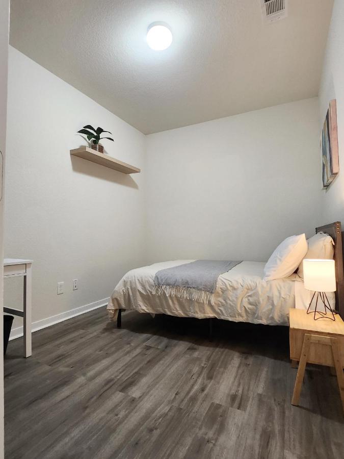 Homestay 4 Bedroom Near Downtown Med Center Nrg Stadium Pearland Skyview Long By Ion
