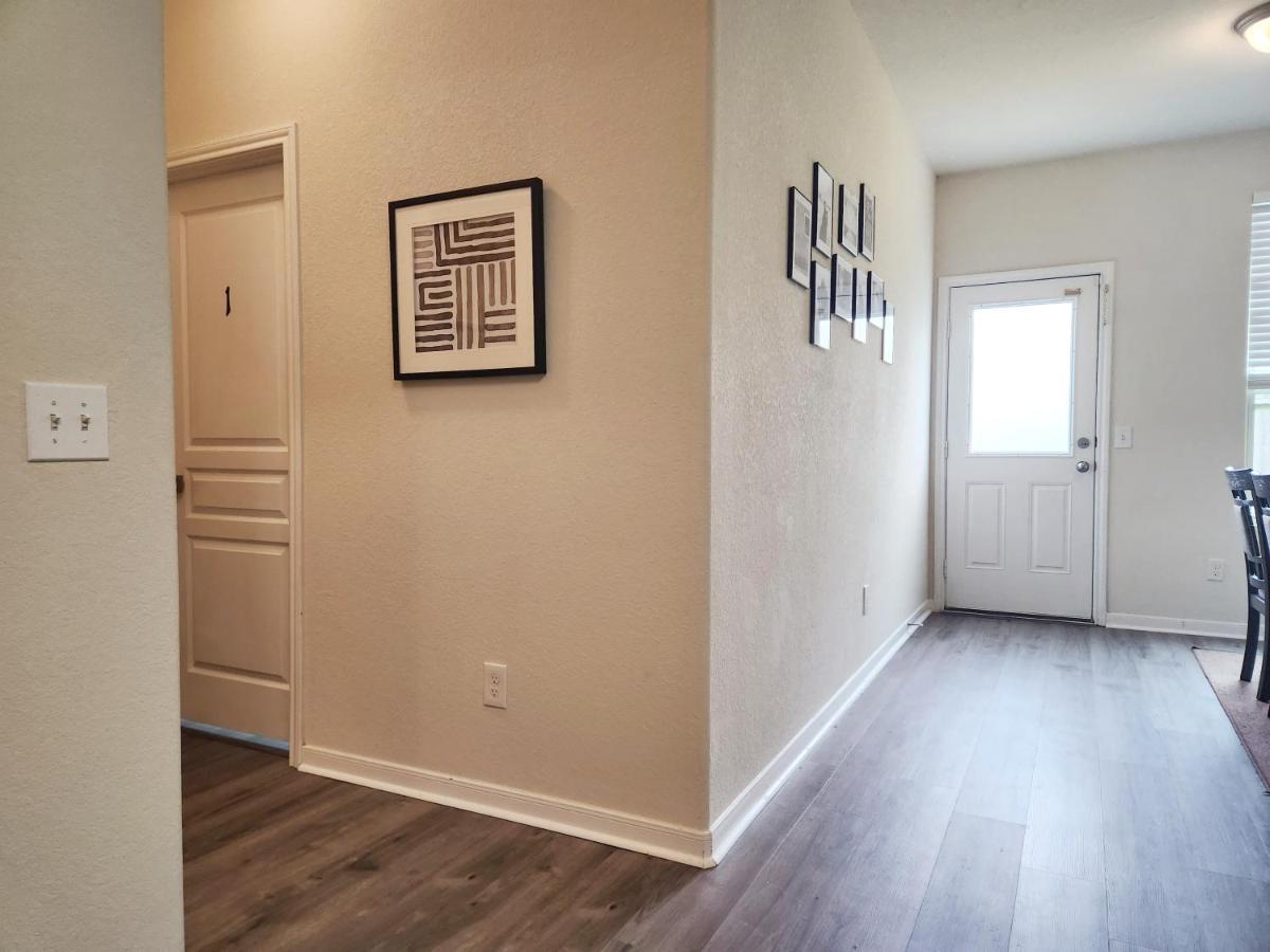 4 Bedroom Near Downtown Med Center Nrg Stadium Pearland Skyview Long By Ion