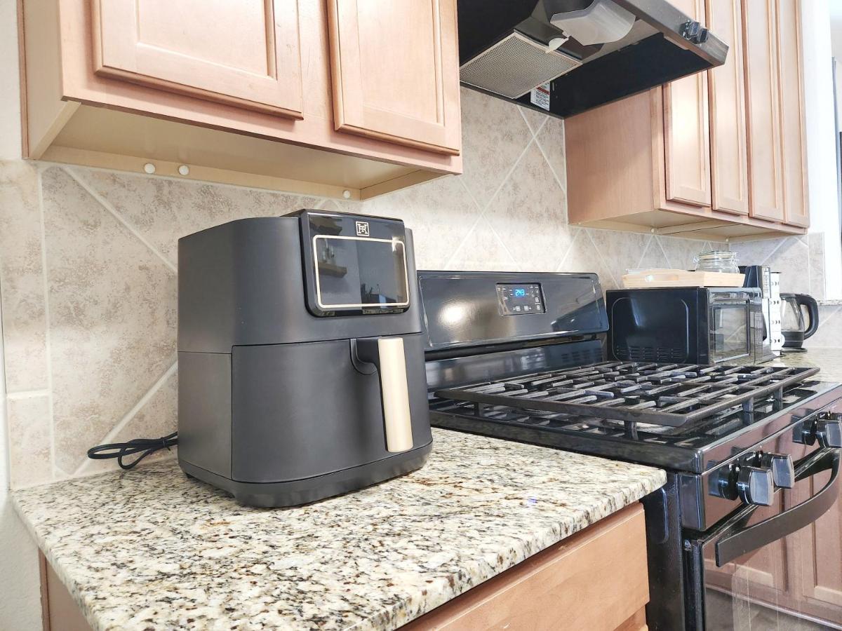 4 Bedroom Near Downtown Med Center Nrg Stadium Pearland Skyview Long By Ion Houston