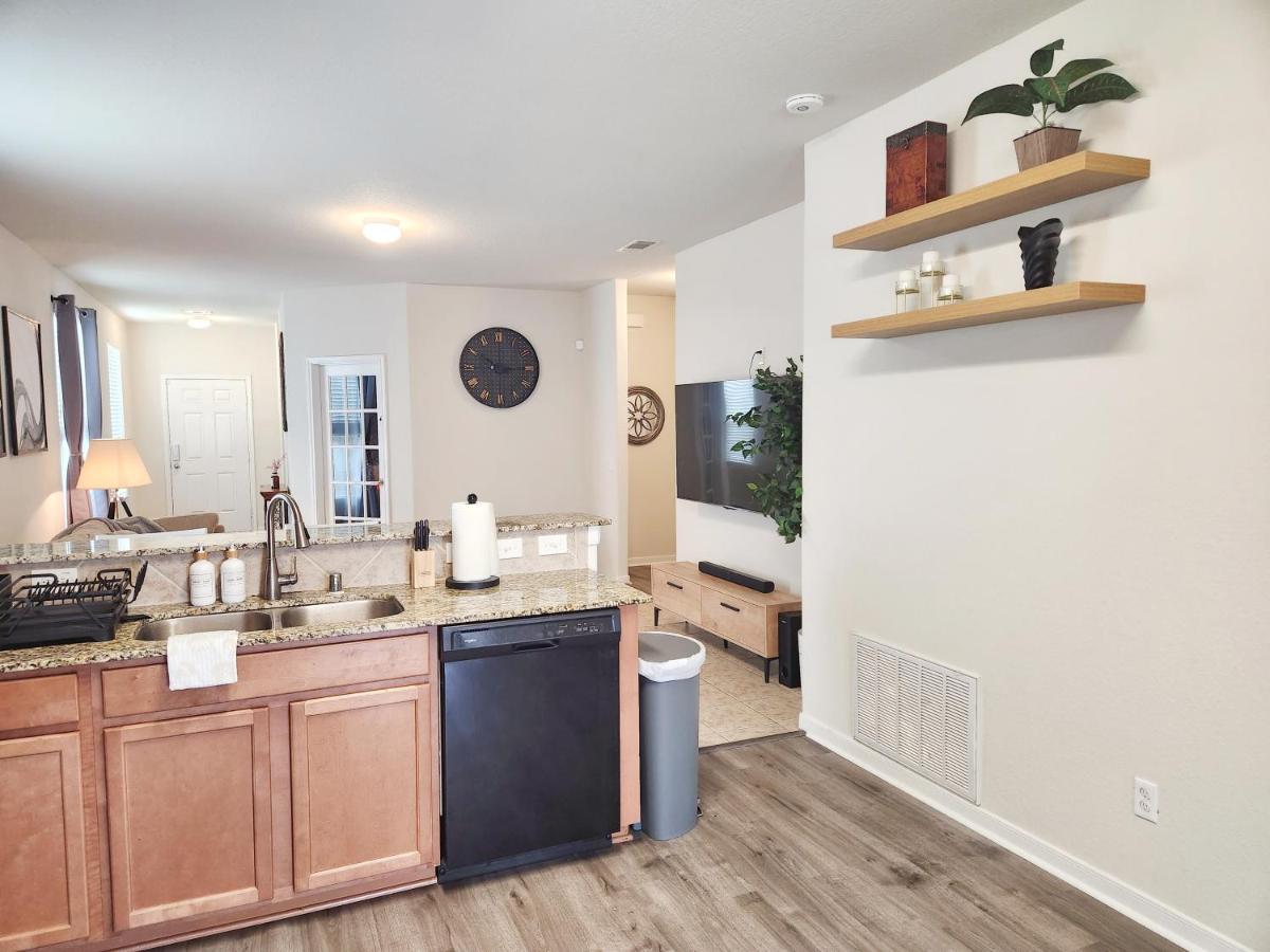 Homestay 4 Bedroom Near Downtown Med Center Nrg Stadium Pearland Skyview Long By Ion
