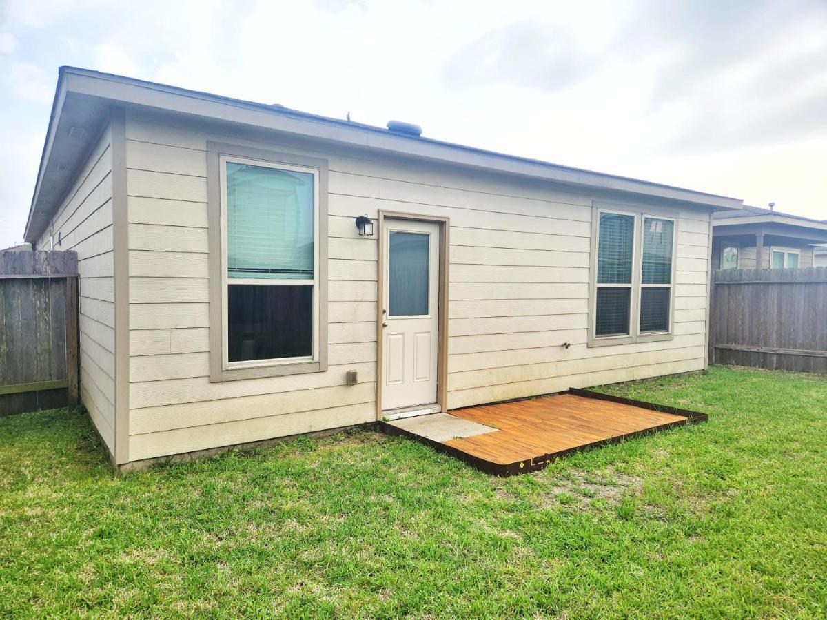 4 Bedroom Near Downtown Med Center Nrg Stadium Pearland Skyview Long By Ion * Houston