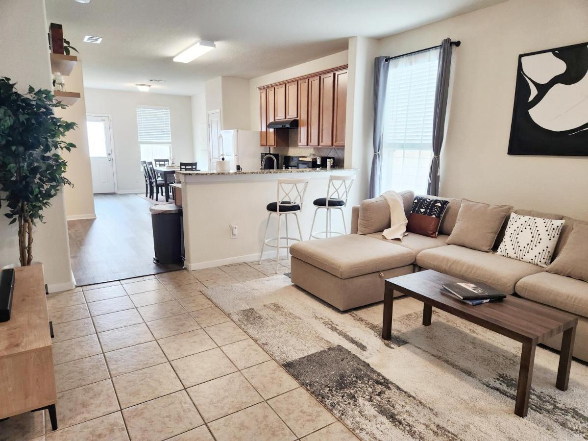 4 Bedroom Near Downtown Med Center Nrg Stadium Pearland Skyview Long By Ion *