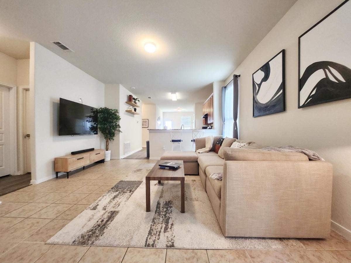 4 Bedroom Near Downtown Med Center Nrg Stadium Pearland Skyview Long By Ion *