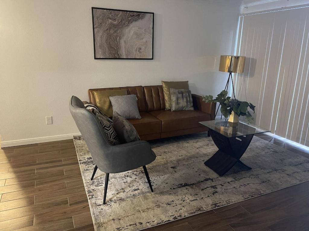 Private With Laundry, Wi-fi, And Extra Amenities Apartment Houston