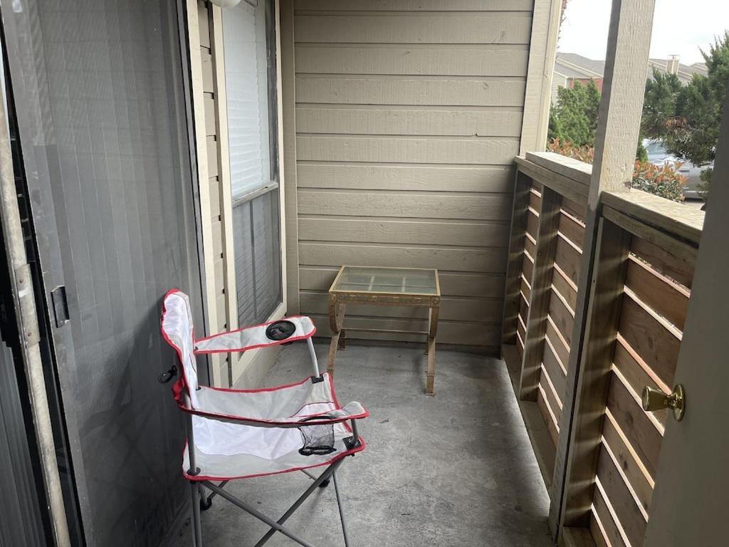 Apartment Private With Laundry, Wi-fi, And Extra Amenities *