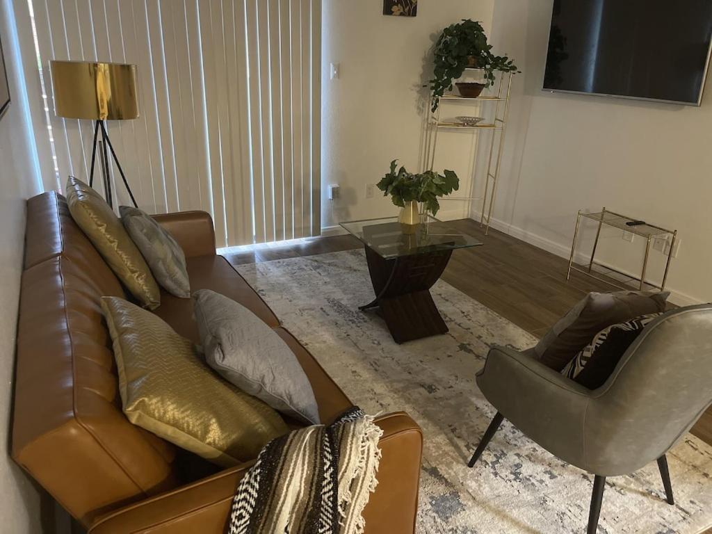 Apartment Private With Laundry, Wi-fi, And Extra Amenities Houston