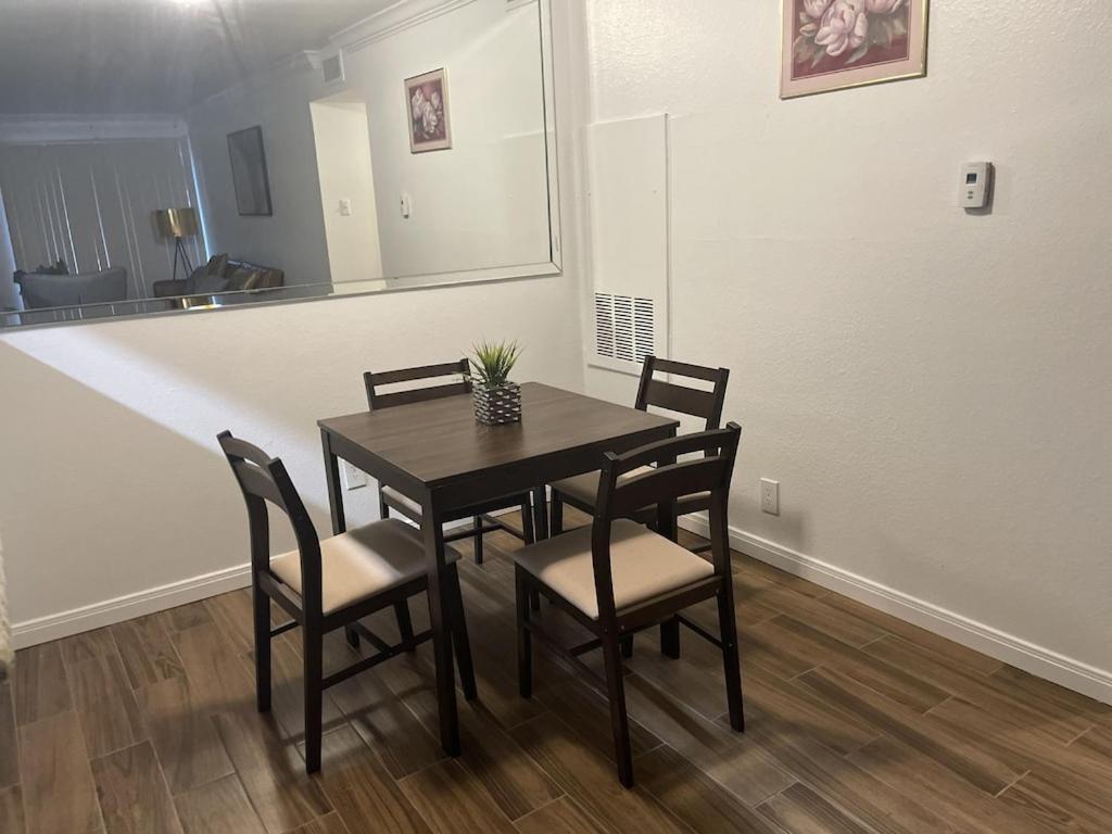 Private With Laundry, Wi-fi, And Extra Amenities * Houston