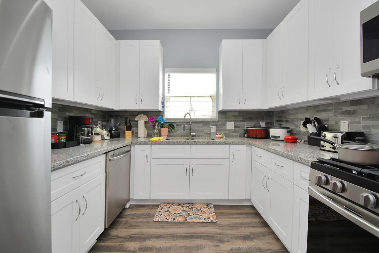 Modern Near Nrg Stadium Apartment *